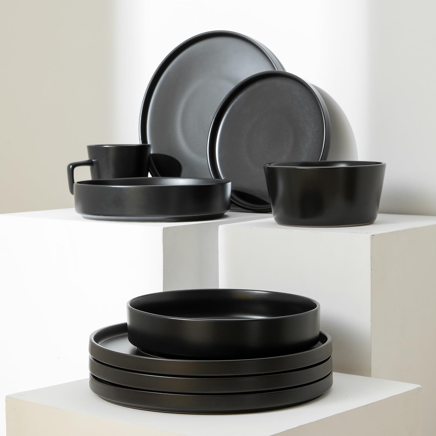 Stone Lain Celina Stoneware 16 Piece Dinnerware Set, Plates and Bowls, Black Matte Dish, Service for 4 – Minimalist Round Style, Microwave & Dishwasher Safe