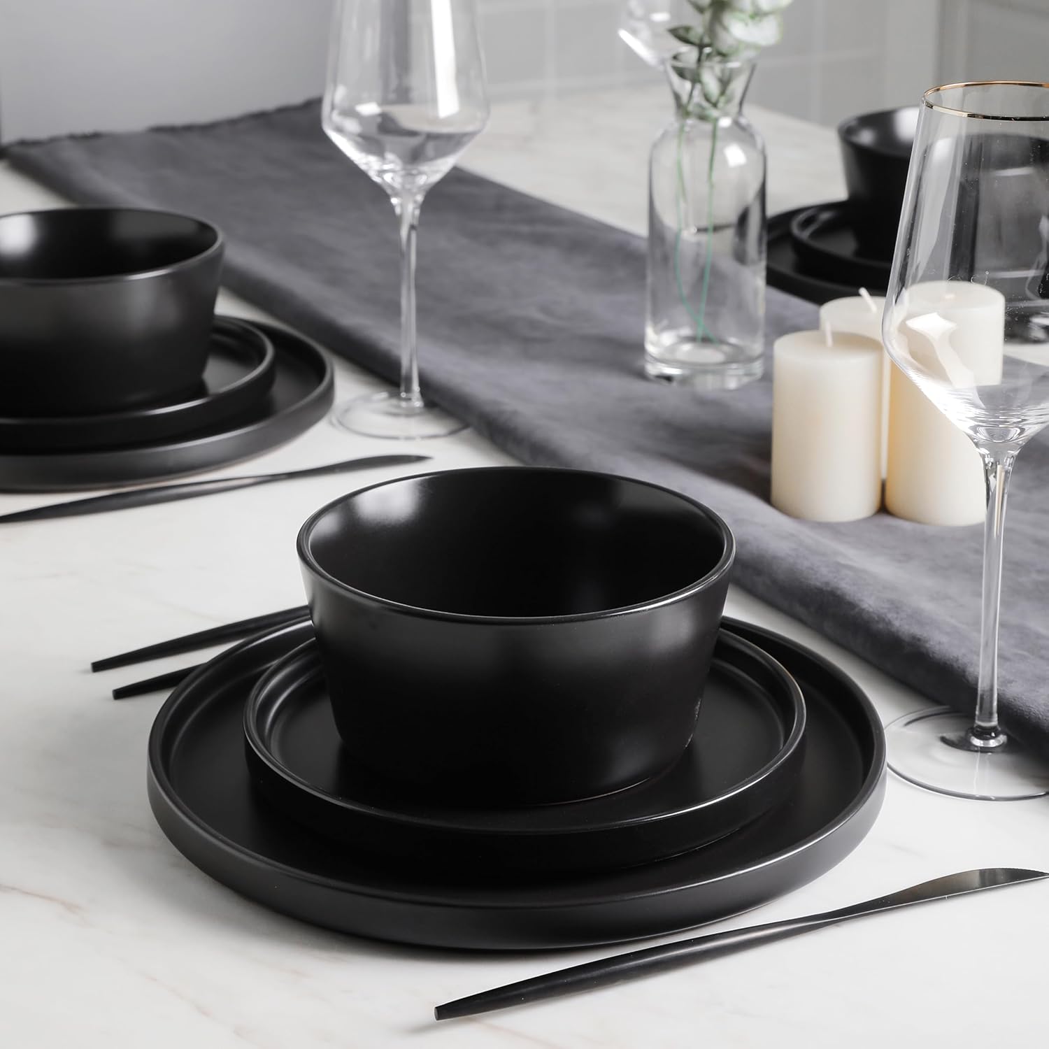 Stone Lain Celina Stoneware 16 Piece Dinnerware Set, Plates and Bowls, Black Matte Dish, Service for 4 – Minimalist Round Style, Microwave & Dishwasher Safe