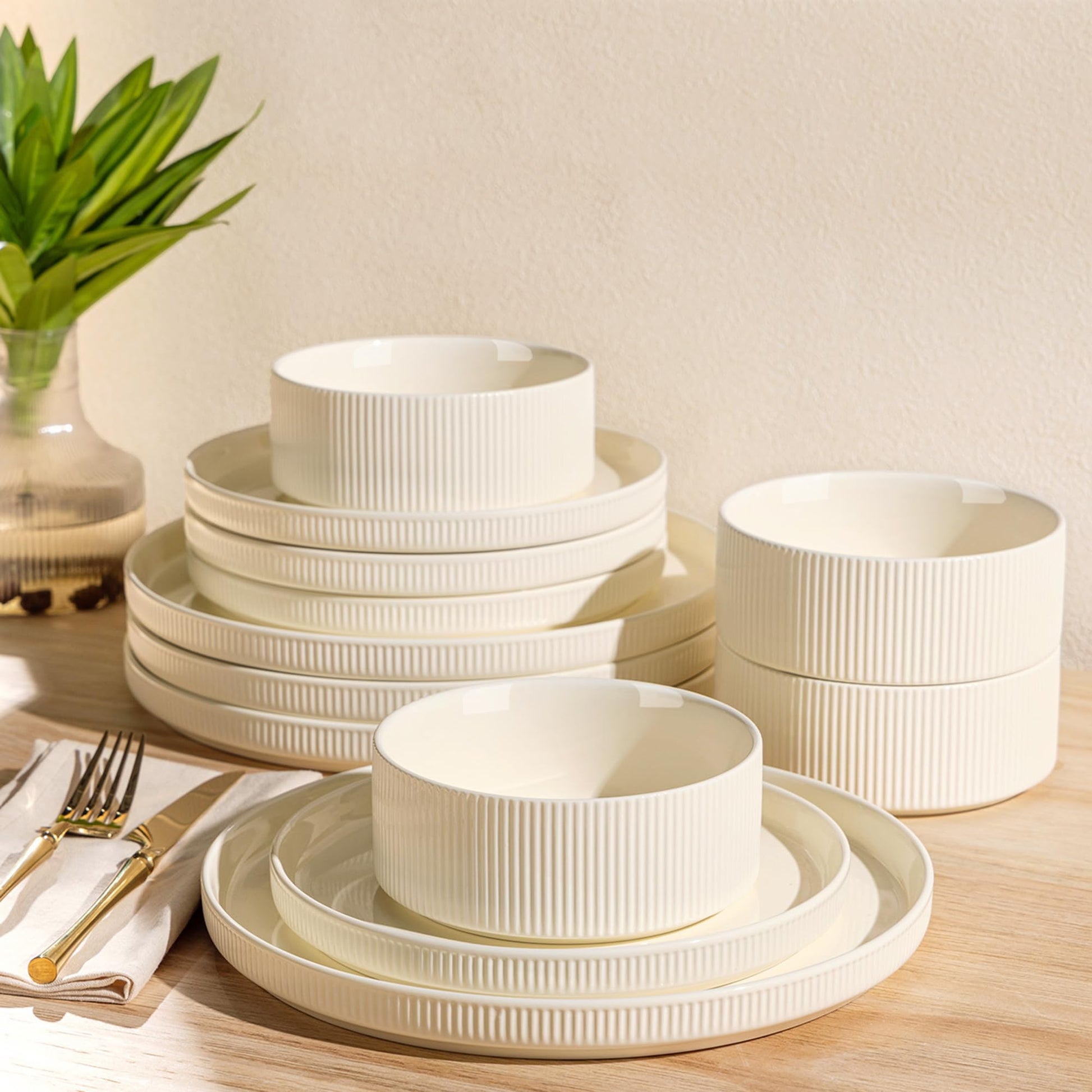 TheTerra Ceramic Dinnerware Sets for 4, 12 Pieces Porcelain Lightweight Plates and Bowls Sets, Scratch Resistant Dish Set, Oven & Microwave & Dishwasher Safe, Bright White
