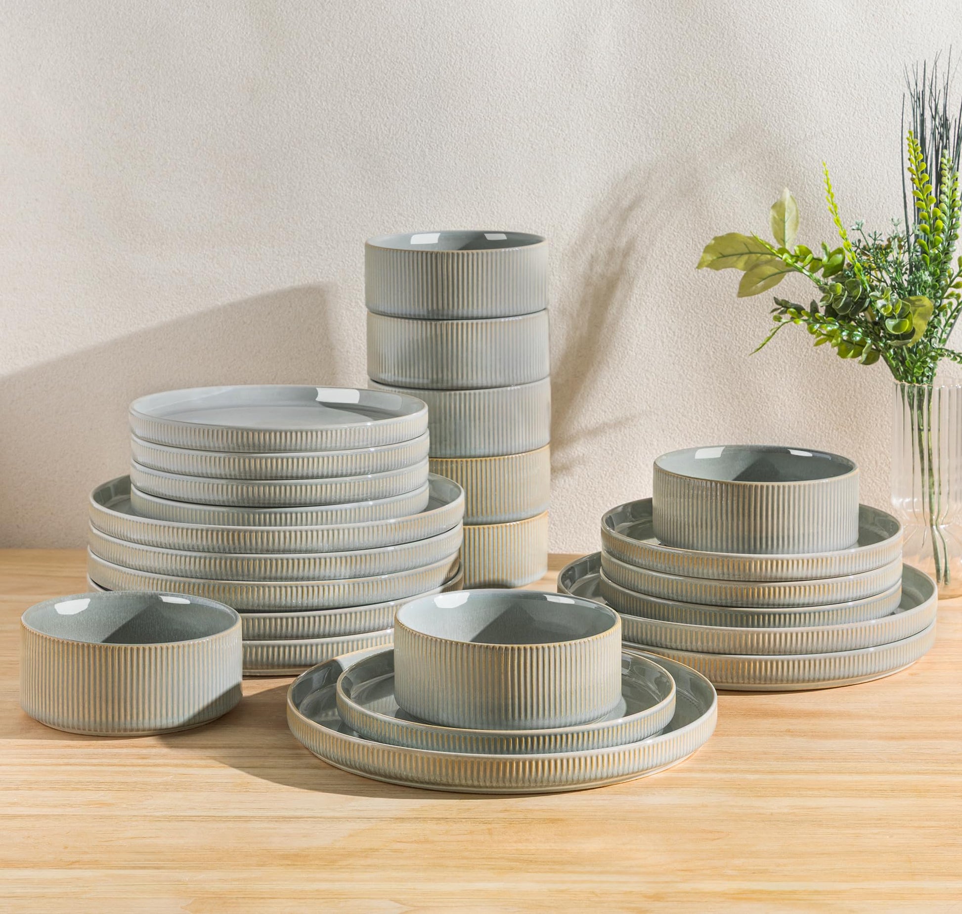 TheTerra Ceramic Dinnerware Sets for 4, 12 Pieces Porcelain Lightweight Plates and Bowls Sets, Scratch Resistant Dish Set, Oven & Microwave & Dishwasher Safe, Bright White