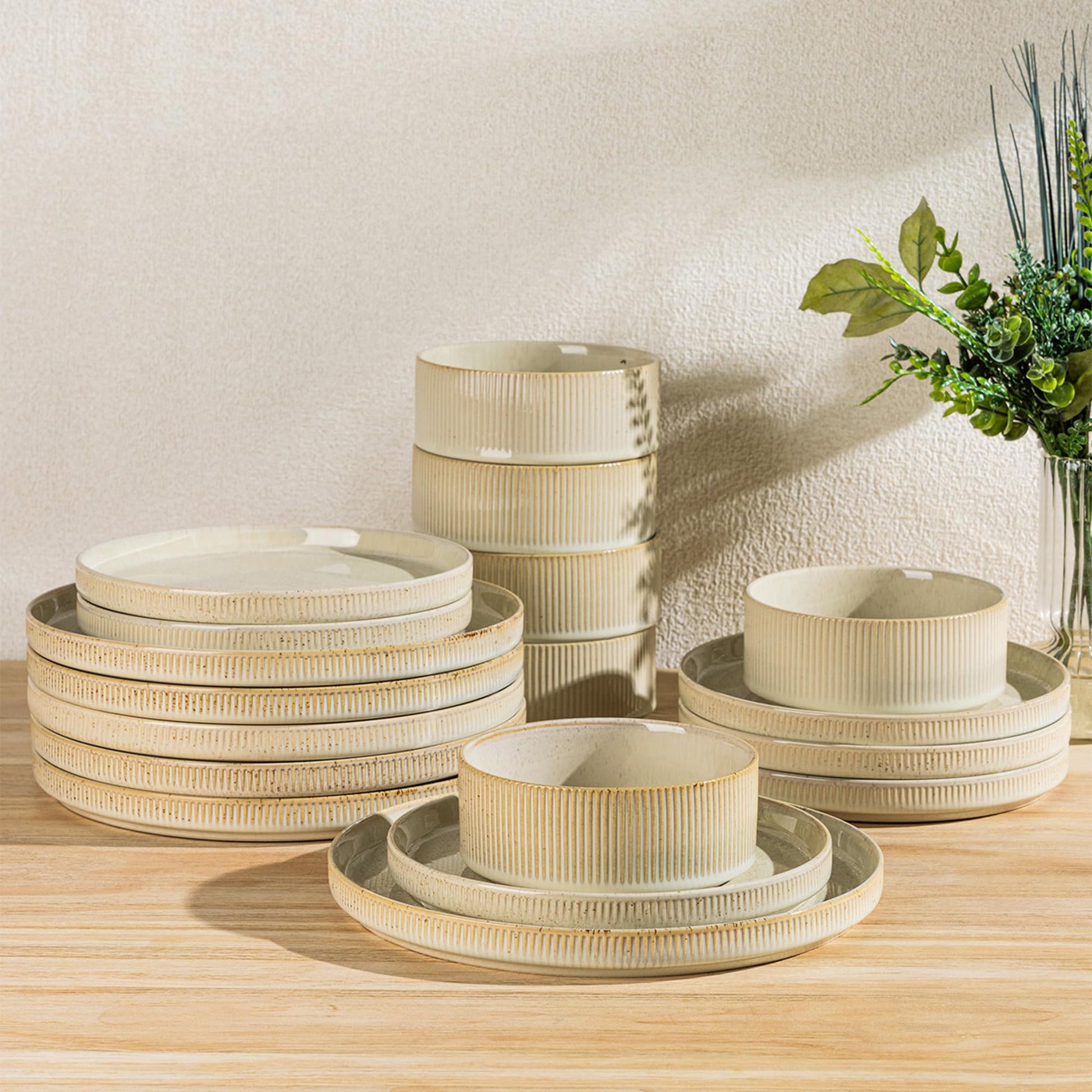 TheTerra Ceramic Dinnerware Sets for 4, 12 Pieces Porcelain Lightweight Plates and Bowls Sets, Scratch Resistant Dish Set, Oven & Microwave & Dishwasher Safe, Bright White