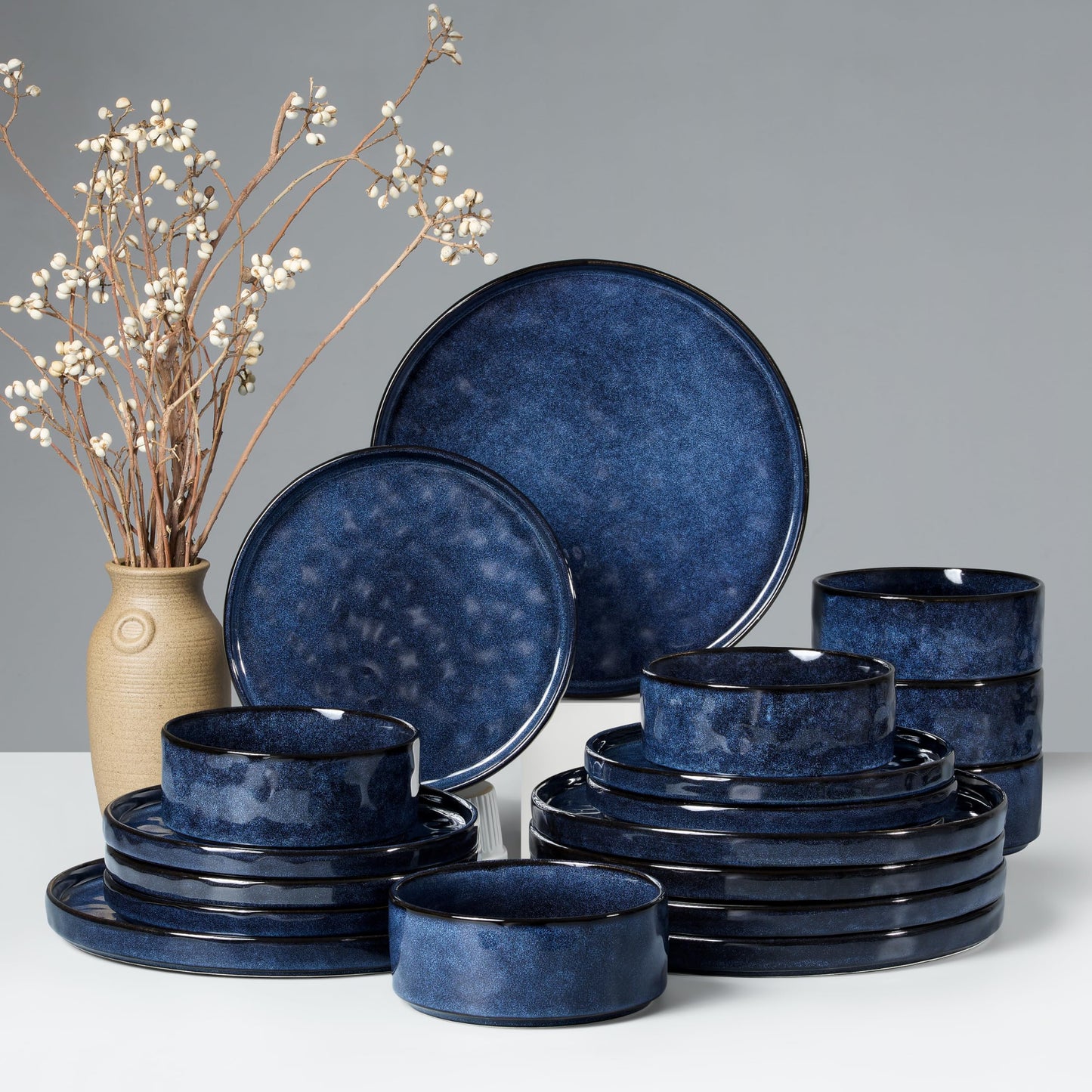 HaWare Dinnerware Sets, 12-Piece Plates and Bowls Set, Stoneware Dish Set for 4, Ceramic Dinnerware for Home Restaurant, Chip and Scratch Resistant, Microwave and Dishwasher Safe, Speckled White