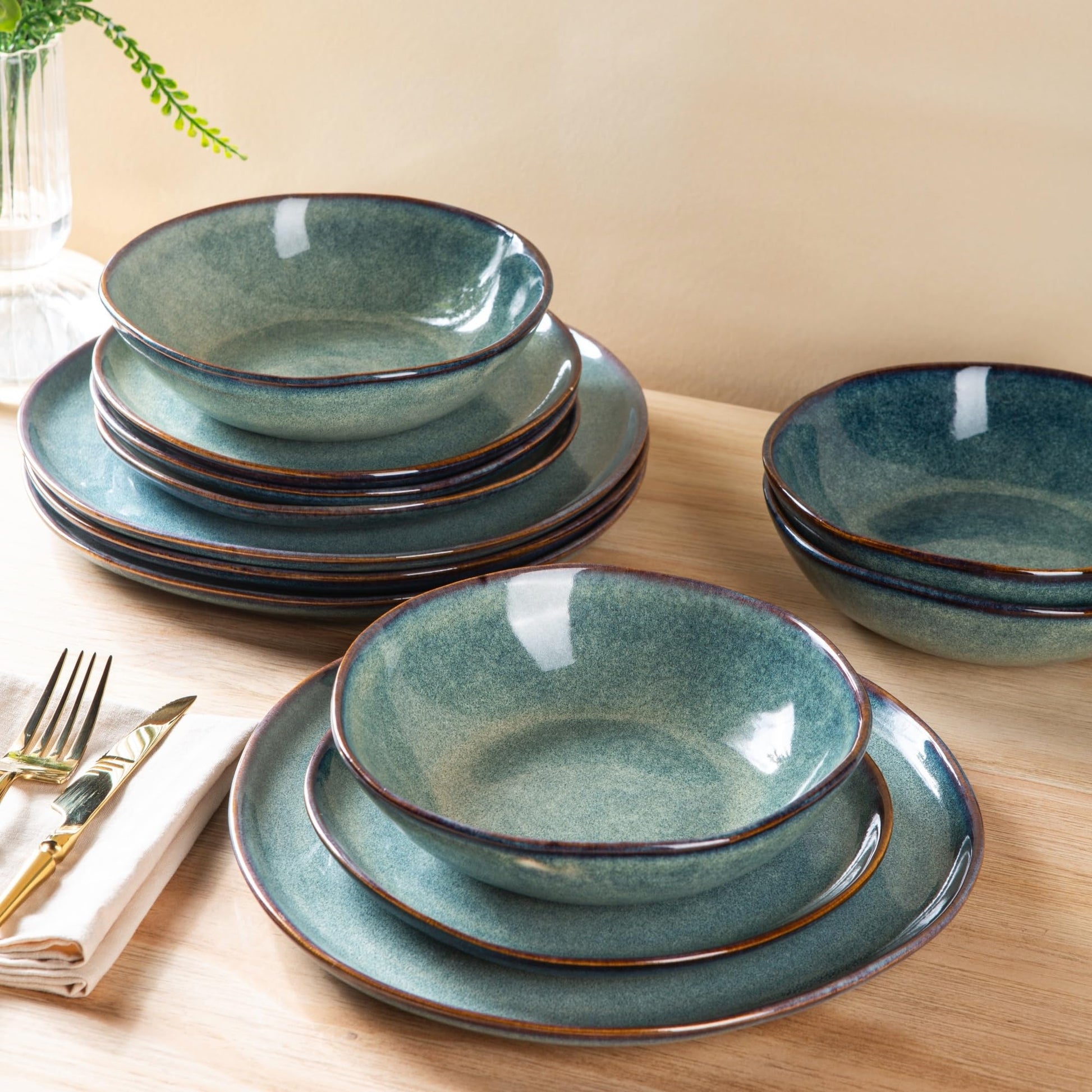 AmorArc Ceramic Dinnerware Sets,Handmade Reactive Glaze Stoneware Plates and Bowls Set,Highly Scratch Resistant Dishes | Dishwasher & Microwave Safe Dishes Set, Service for 6 (18pc)