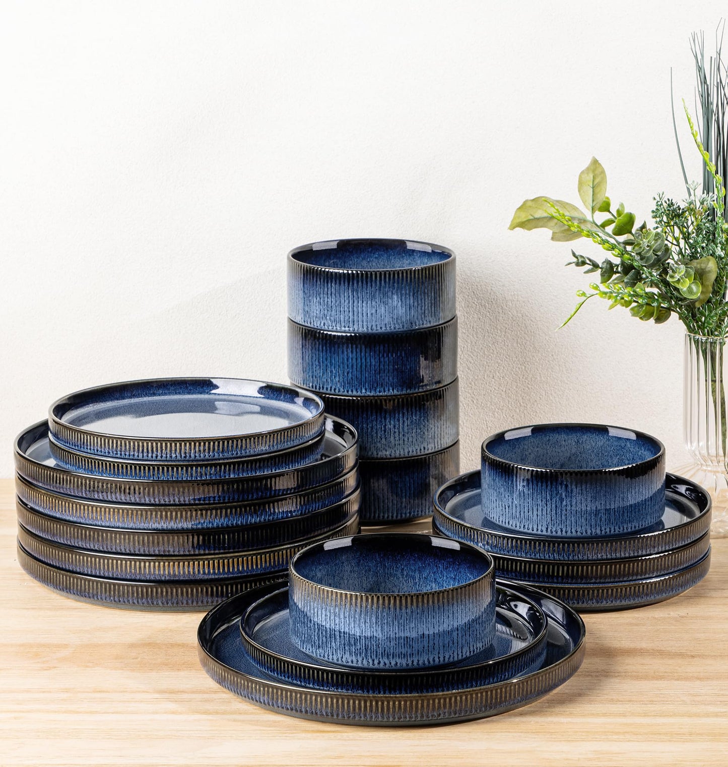TheTerra Ceramic Dinnerware Sets for 4, 12 Pieces Porcelain Lightweight Plates and Bowls Sets, Scratch Resistant Dish Set, Oven & Microwave & Dishwasher Safe, Bright White
