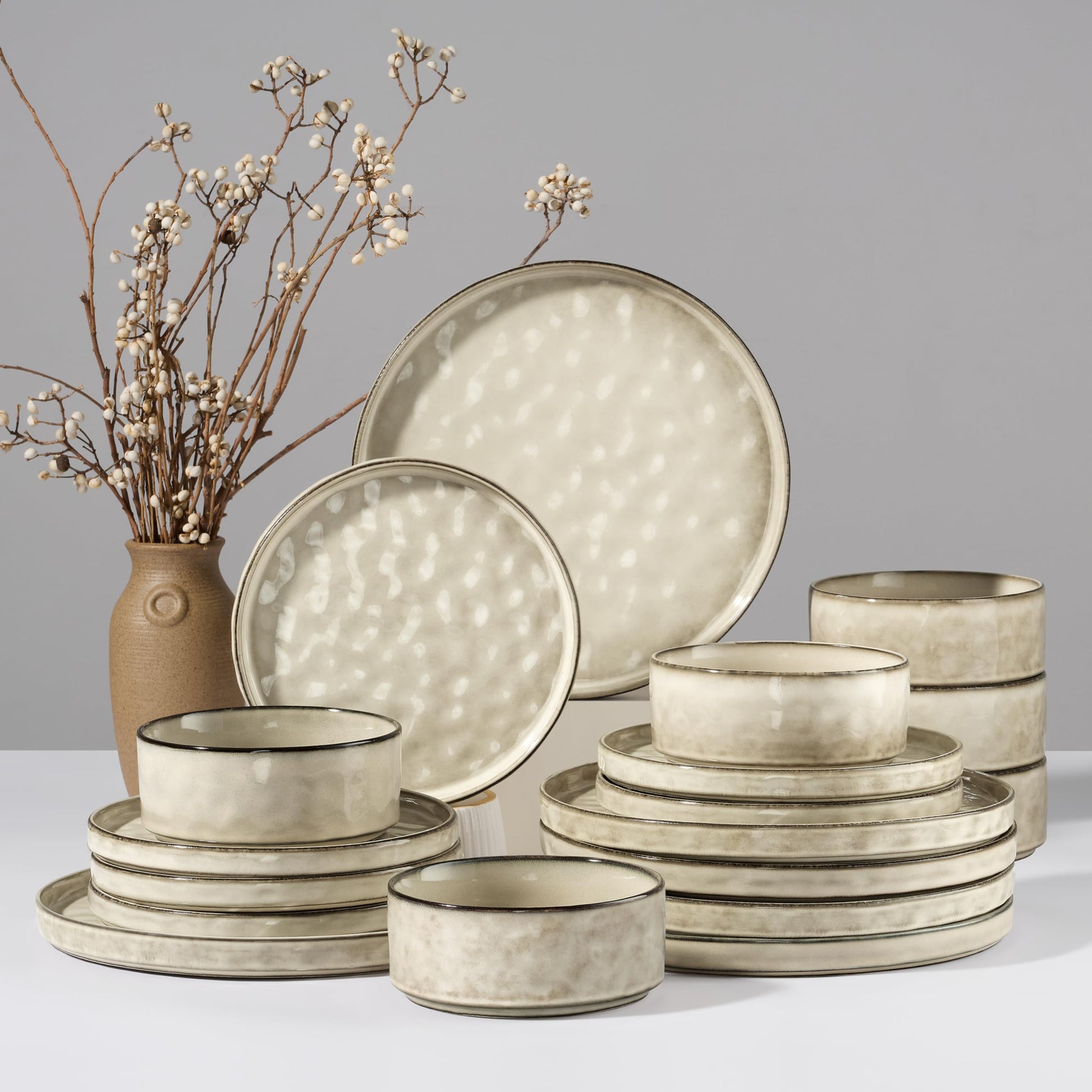 HaWare Dinnerware Sets, 12-Piece Plates and Bowls Set, Stoneware Dish Set for 4, Ceramic Dinnerware for Home Restaurant, Chip and Scratch Resistant, Microwave and Dishwasher Safe, Speckled White