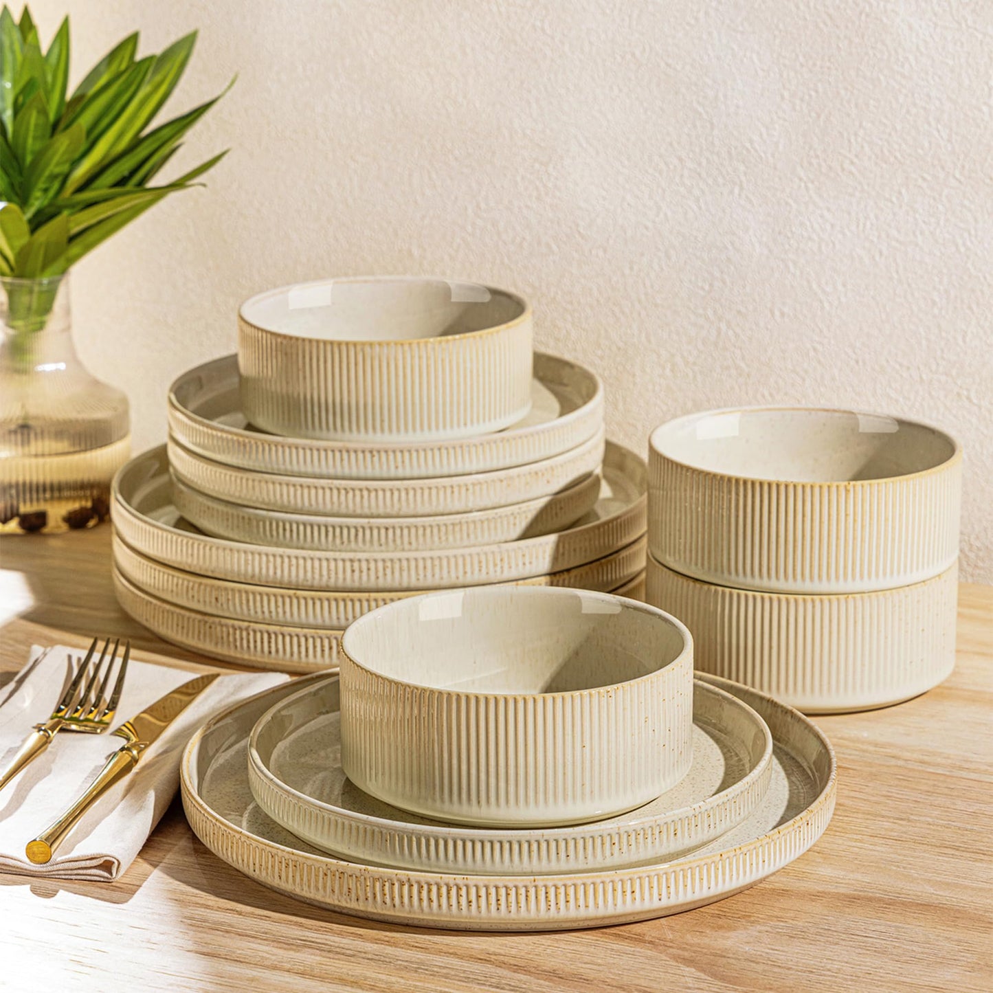 TheTerra Ceramic Dinnerware Sets for 4, 12 Pieces Porcelain Lightweight Plates and Bowls Sets, Scratch Resistant Dish Set, Oven & Microwave & Dishwasher Safe, Bright White
