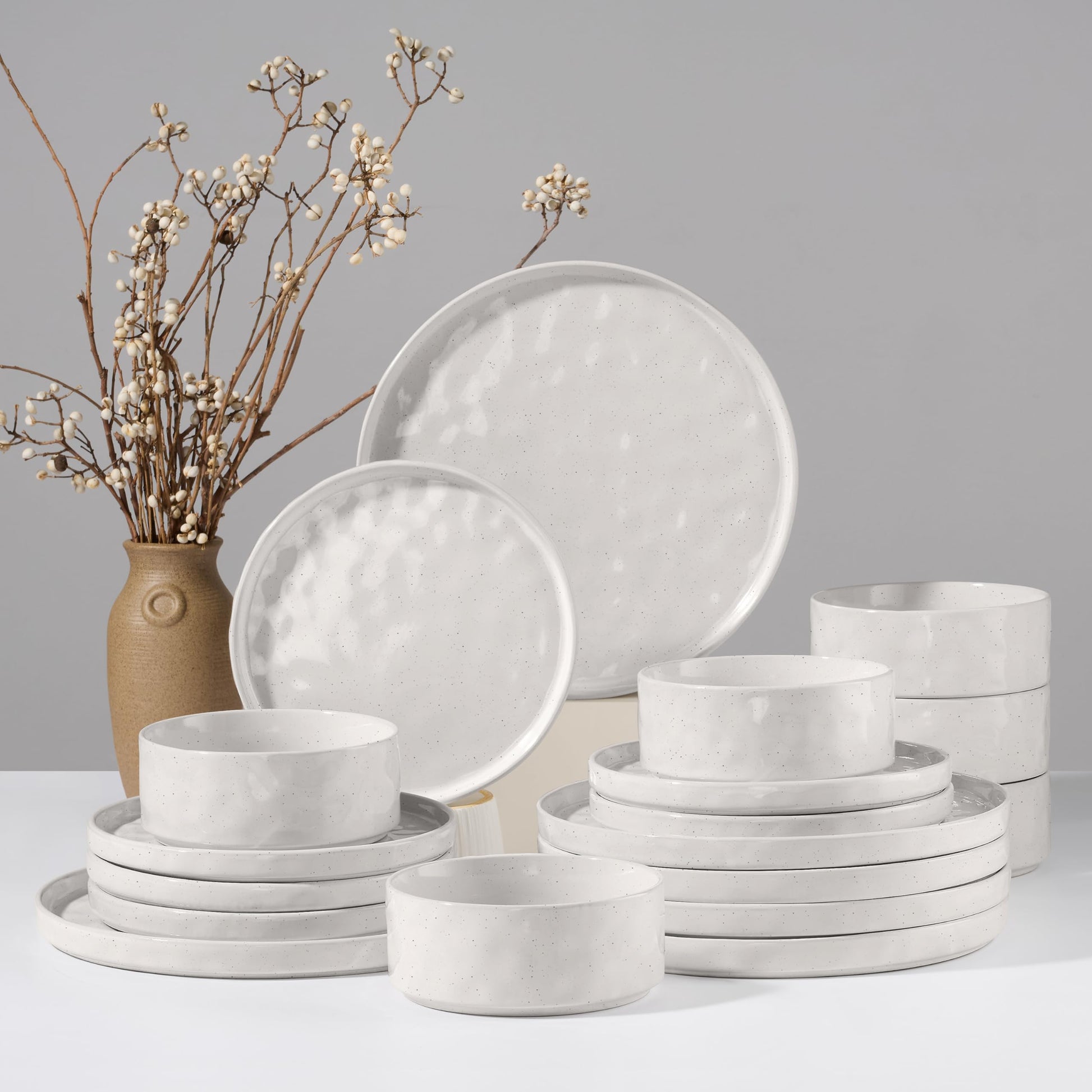 HaWare Dinnerware Sets, 12-Piece Plates and Bowls Set, Stoneware Dish Set for 4, Ceramic Dinnerware for Home Restaurant, Chip and Scratch Resistant, Microwave and Dishwasher Safe, Speckled White
