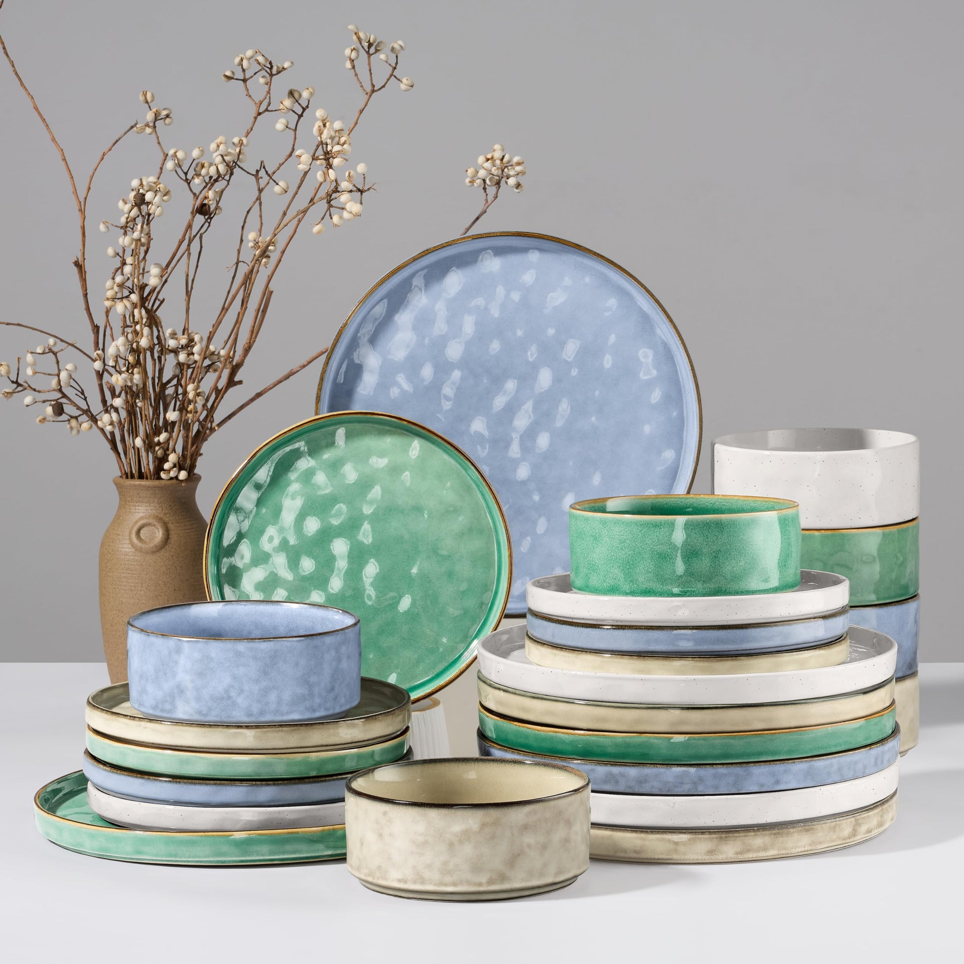 HaWare Dinnerware Sets, 12-Piece Plates and Bowls Set, Stoneware Dish Set for 4, Ceramic Dinnerware for Home Restaurant, Chip and Scratch Resistant, Microwave and Dishwasher Safe, Speckled White